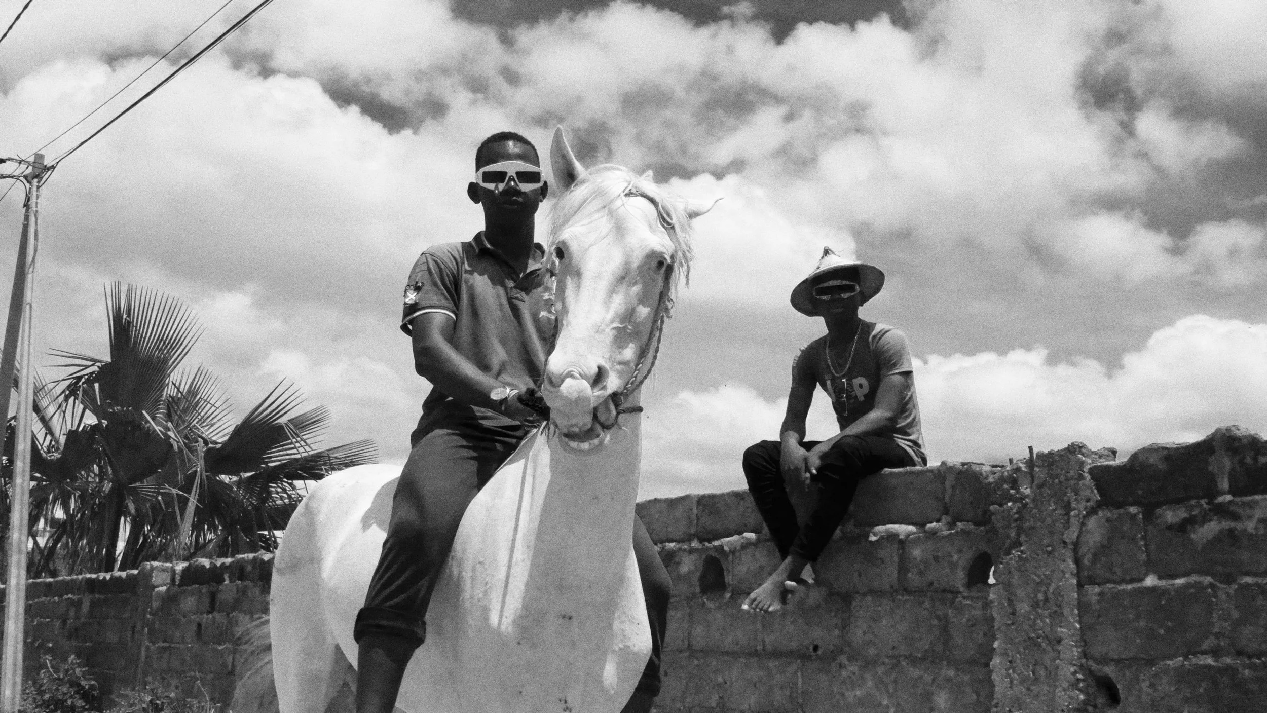 InnaModja_Mask-On__0020 copie-BW.jpg